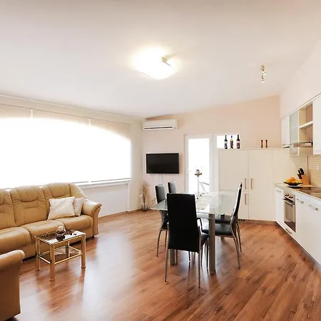 Jaz Apartment